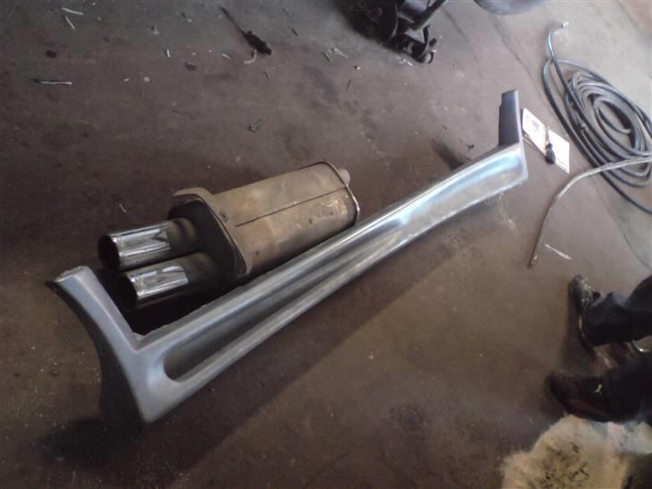 VW Golf 2 1,6 TD Solgt - Sideskørte, og bagpotte som der skulle have været på. billede 9