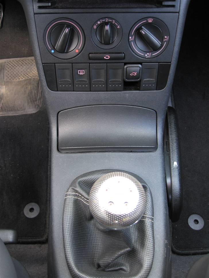 VW Solgt Polo 6N2 1,4 16V - Vw kopholder og VW bagklapåbner billede 13