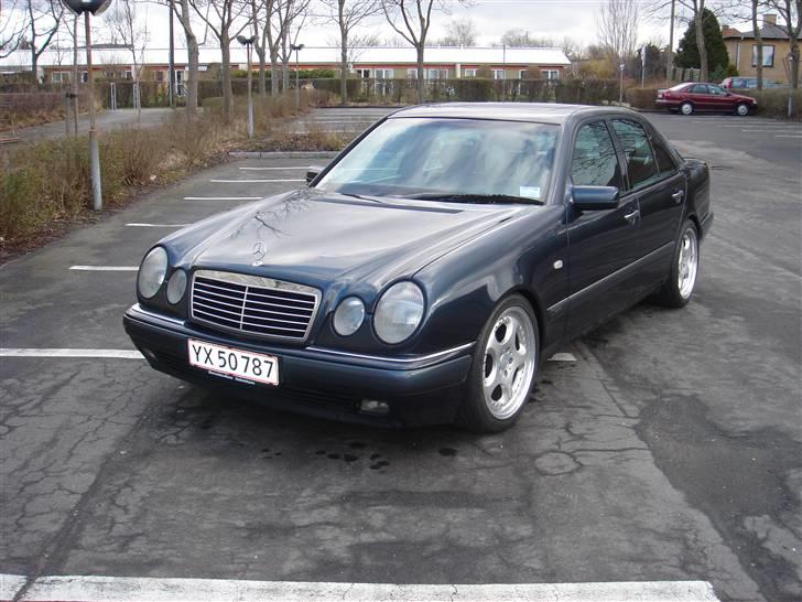 Mercedes Benz E320 SOLGT! billede 1