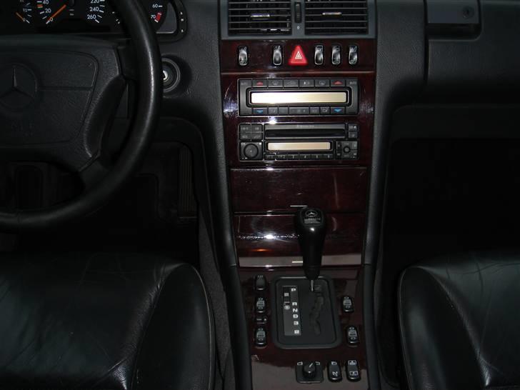 Mercedes Benz E320 SOLGT! billede 2