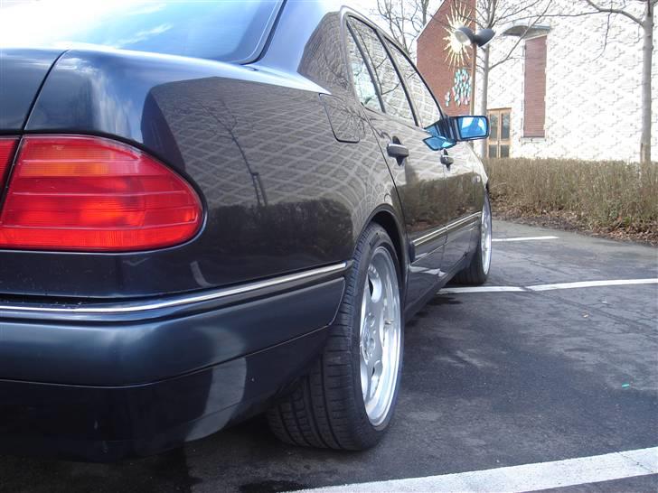 Mercedes Benz E320 SOLGT! billede 4