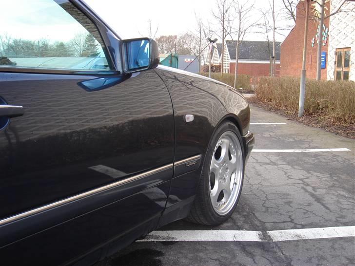 Mercedes Benz E320 SOLGT! billede 6