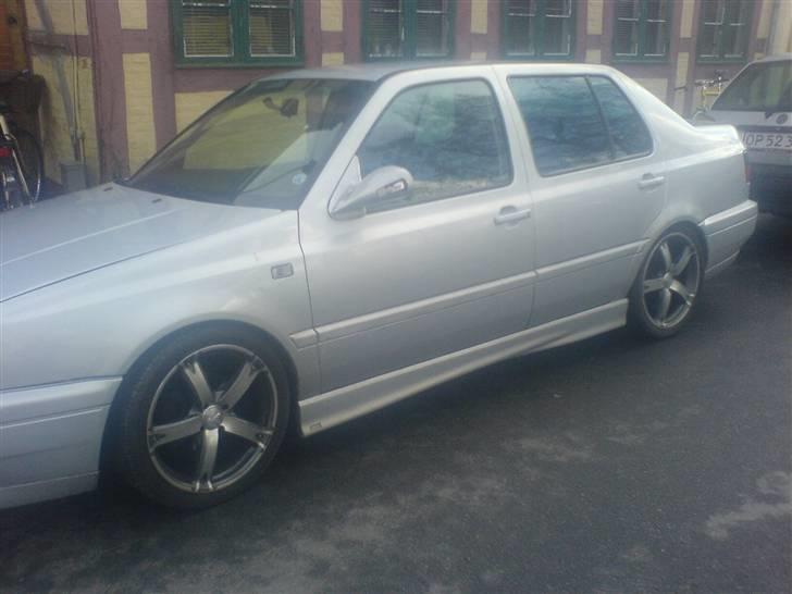 VW Vento - Med nye 17" fælge og dæk billede 16