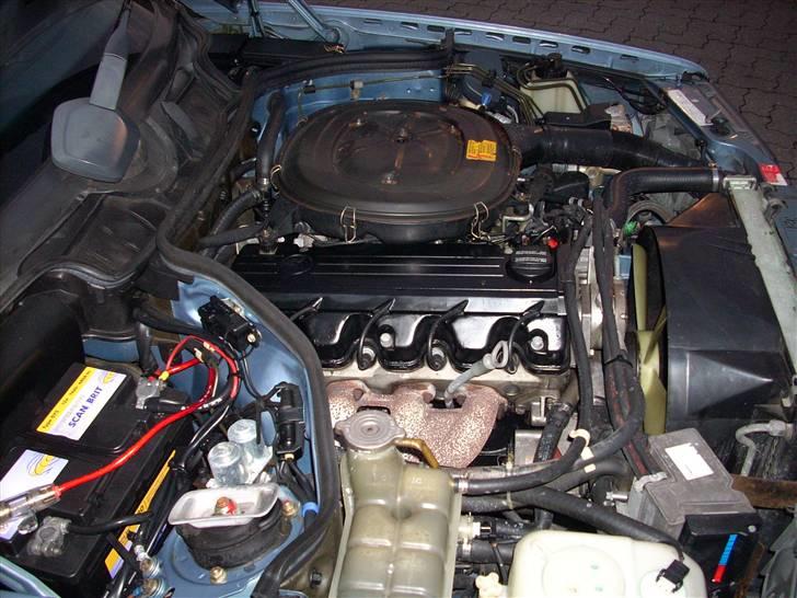 Mercedes Benz 230E /SOLGT/ billede 7