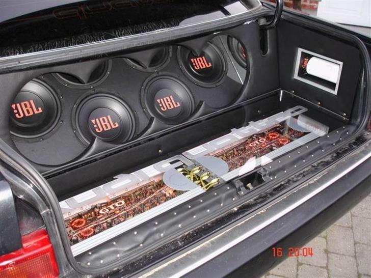 Audi  V8 GANGSTER VIP....SOLGT  - ja..så står det hele færdig som det skal ser bare for fedt ud.....der er sat guld skuger i for det bliver lidt porno...hehe... billede 13