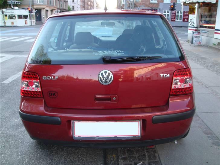 VW Golf 4, 1,9 TDI **SOLGT** - Så kom de nye Diode Baglygter på, der skal desværre lige lavet en lille ting, baklys lyser i Tågelyset og Tågelyset lyser i venstre Baklys :o( lort hehe billede 15
