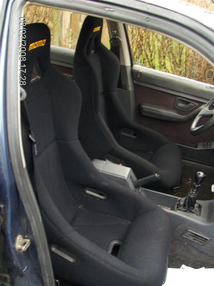 Peugeot 405 Mi 16---byttet--- - Man sidder mega godt i sæderne når man kaster bilen ind i et sving :p billede 11