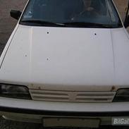 Nissan Sunny 1,6 lx *knust*