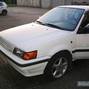 Nissan Sunny 1,6 lx *knust*