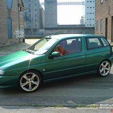Alfa Romeo 145