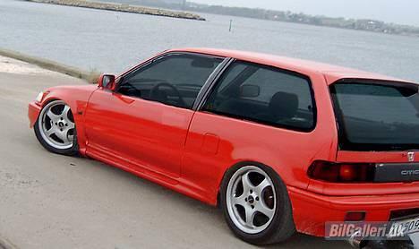 Honda Civic 16v TOTALSKADET - photoshop pic billede 1