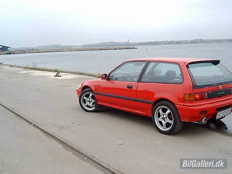 Honda Civic 16v TOTALSKADET - civic på havnen billede 6