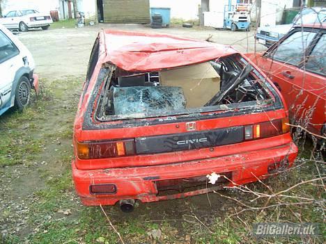 Honda Civic 16v TOTALSKADET - såen ser den så ud nu.. æv æv æv billede 8