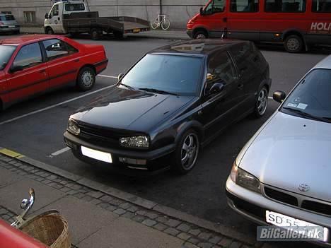 VW Golf 3 GTI [SOLGT] - Emblemfri front og motorhjelmsforlænger billede 4