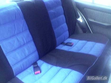 Peugeot 309 1.6GRI (DØD) - nåede at sætte overtræk på.. men aldrig at tage et billede af forsæderne billede 3