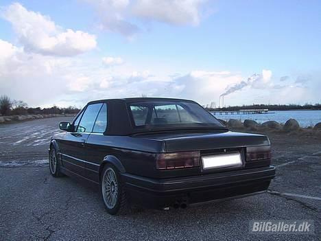 BMW 325i Cabriolet *SOLGT* - Side fra, med hardtop på. billede 1
