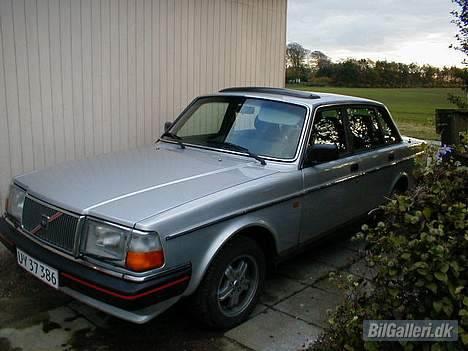 Volvo 240 GLE - Sådan så den ud da jeg købte den  billede 1