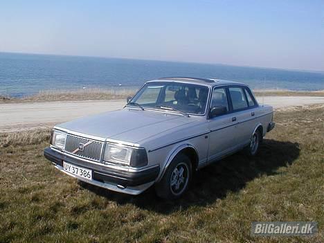 Volvo 240 GLE - Efter jeg havde sat mit personlige pra på den billede 4