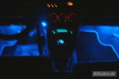 Peugeot 309 1.6GRI (DØD) - Der er også lidt neon foran som beskrevet. billede 6