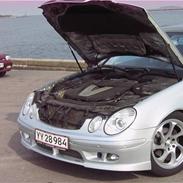 Mercedes Benz E 320 CDI (v6) 