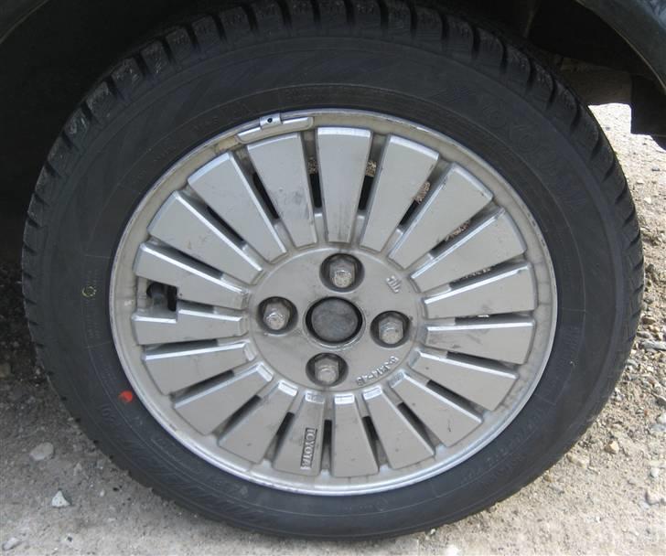 Toyota Starlet 1,3 Sport - Original alufælg fra ´85 med vinterdæk billede 11