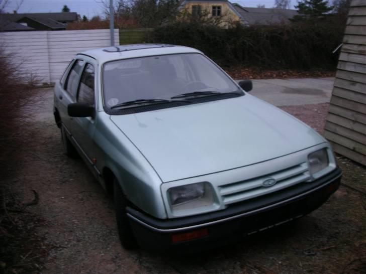 Ford Sierra 2,0 GL v6 solgt billede 2