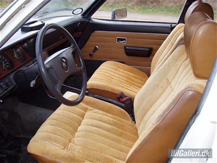 Opel Rekord D - **SOLGT** - Farven er ikke den lækreste, men ENORMT blød :D billede 2