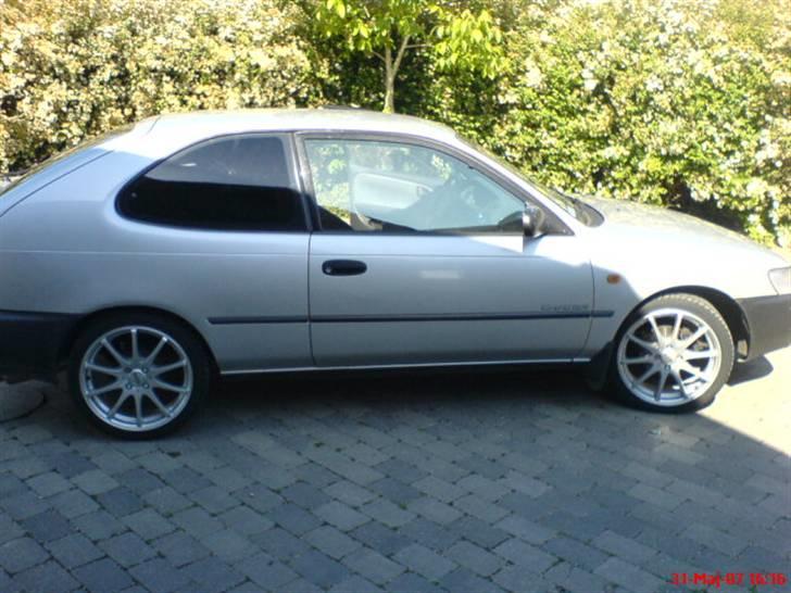 Toyota corolla 1,3xli billede 1