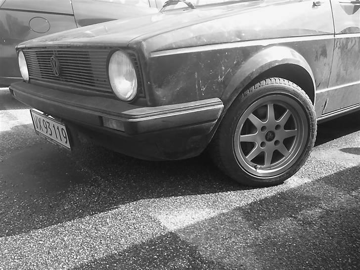 VW Caddy [Solgt] - Svinesænket foran .. Synes bare ikke man så godt kan se det på billedet .. billede 13