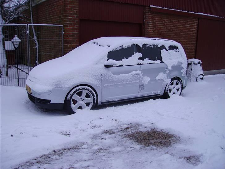 VW Touran tdi "solgt" - Fik vist alu på lidt for tideligt hehe billede 13