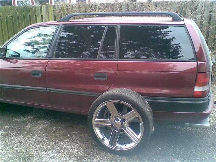 Opel Astra F Caravan - 20" passer fint på Astra. billede 13