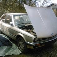 BMW 320i e30     SOLGT