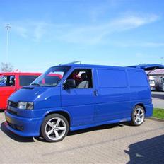 VW Transporter "SOLGT, DØD "