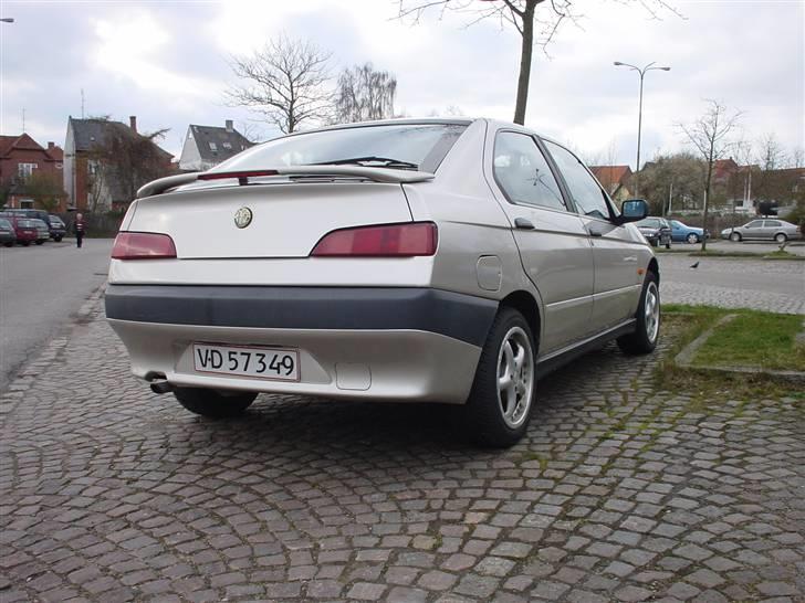 Alfa Romeo 146 1.6 L billede 2