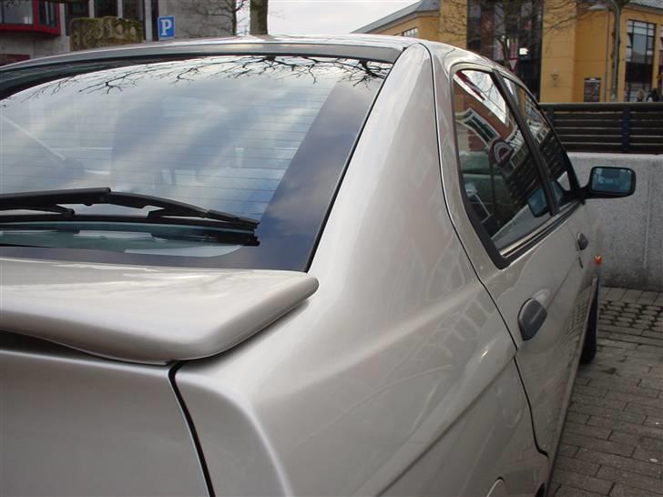 Alfa Romeo 146 1.6 L billede 8