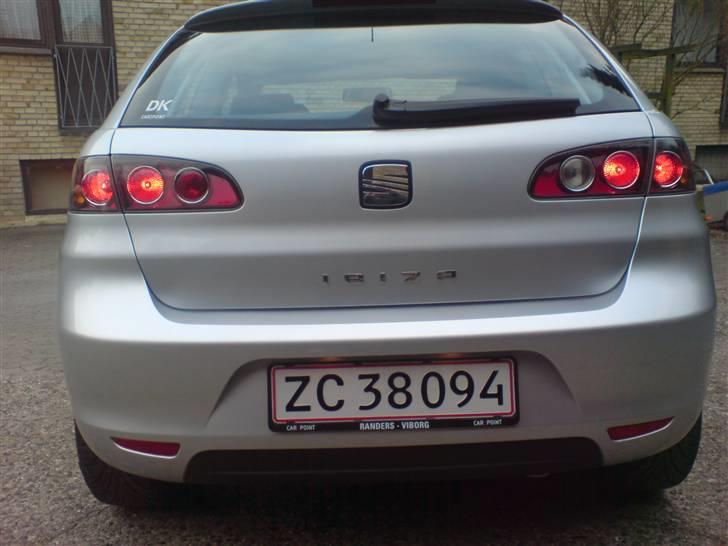 Seat Ibiza 1,4 tdi - SOLGT -  - Det bliver spændende at se hvor mange kasser øl der kan komme ind dér billede 7