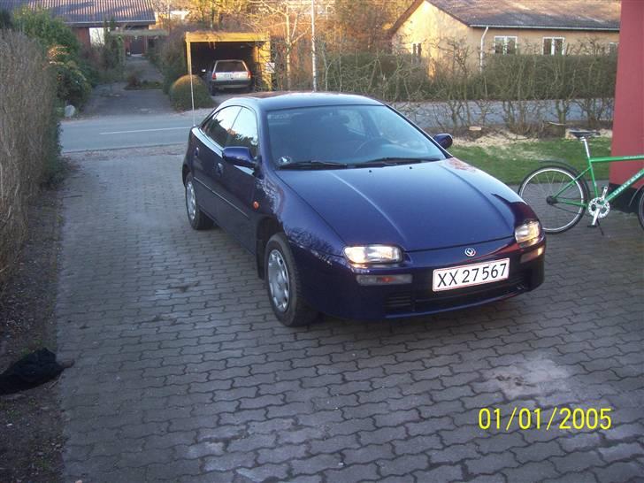 Mazda 323F billede 1