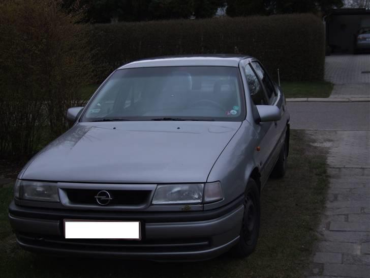 Opel Vectra A 1.8 - Forfra billede 1