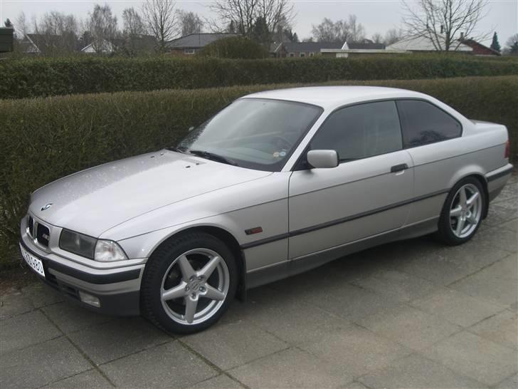 BMW 320i coupe billede 14