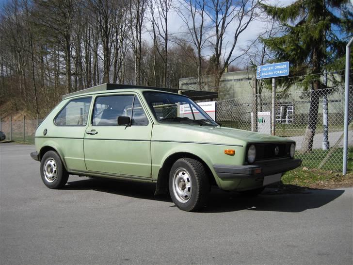 VW Golf 1 D .. SOLGT billede 1