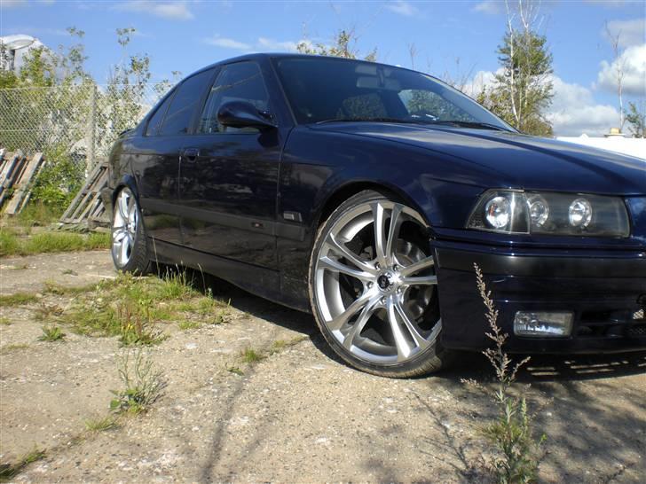 BMW 320i (SOLGT) - Nye 19´´ NITRO Fælge.. Køb den 20-8-2008.. Kanon fede.... billede 1