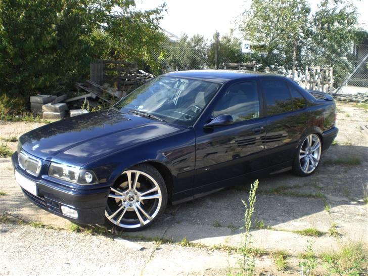 BMW 320i (SOLGT) billede 7