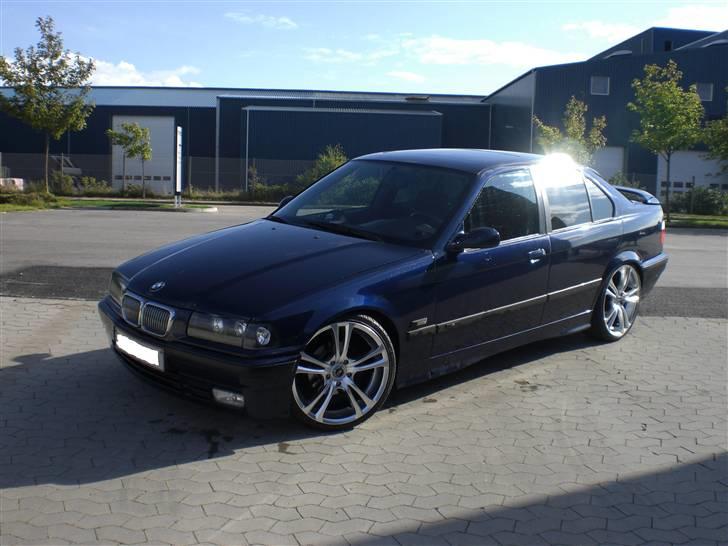 BMW 320i (SOLGT) billede 19