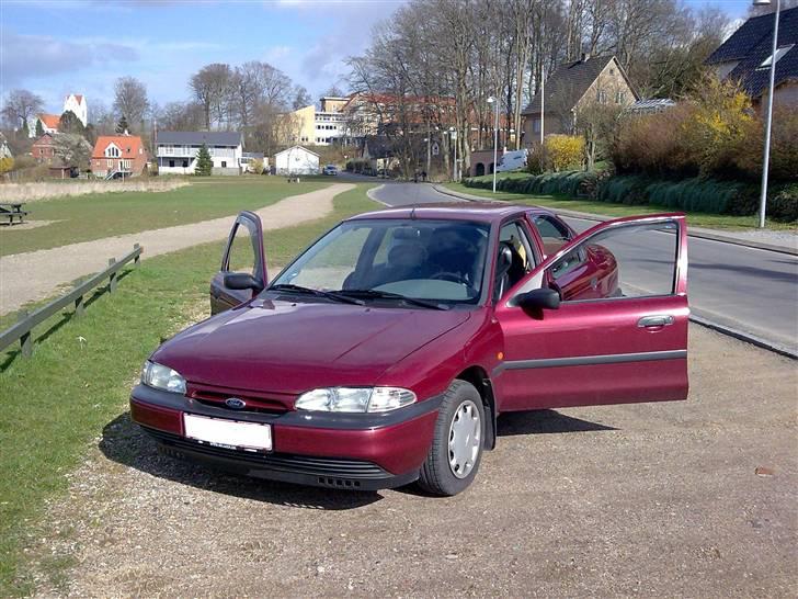Ford Mondeo 1.8i CL\\ R.I.P // - Mondeo :) billede 1