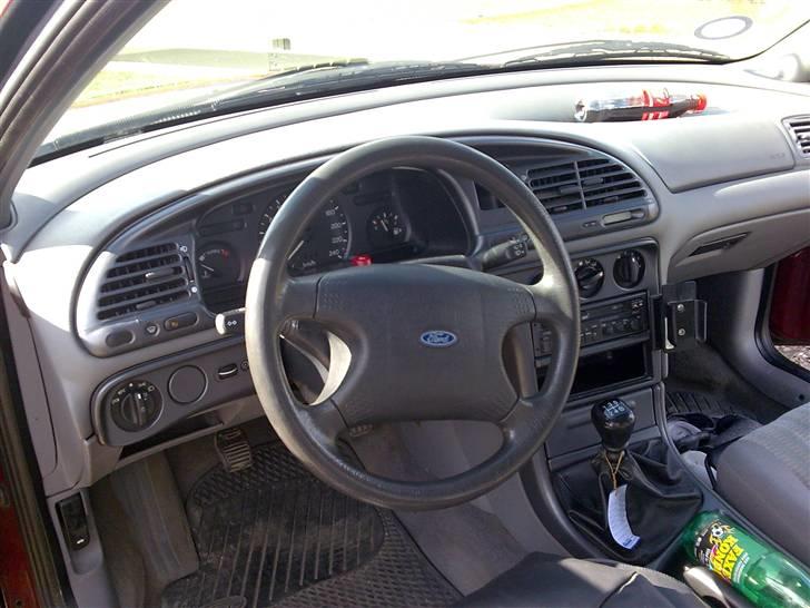 Ford Mondeo 1.8i CL\\ R.I.P // billede 3