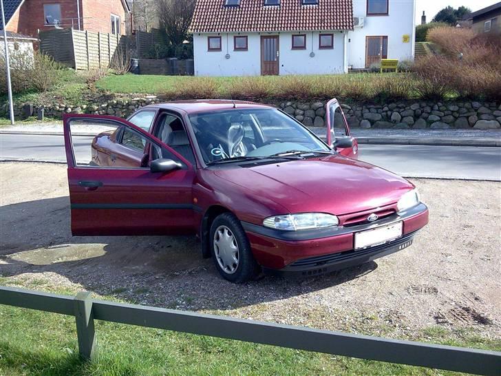 Ford Mondeo 1.8i CL\\ R.I.P // billede 5