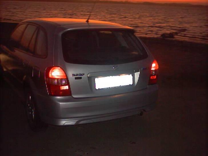Mazda 323f sportive Solgt billede 3