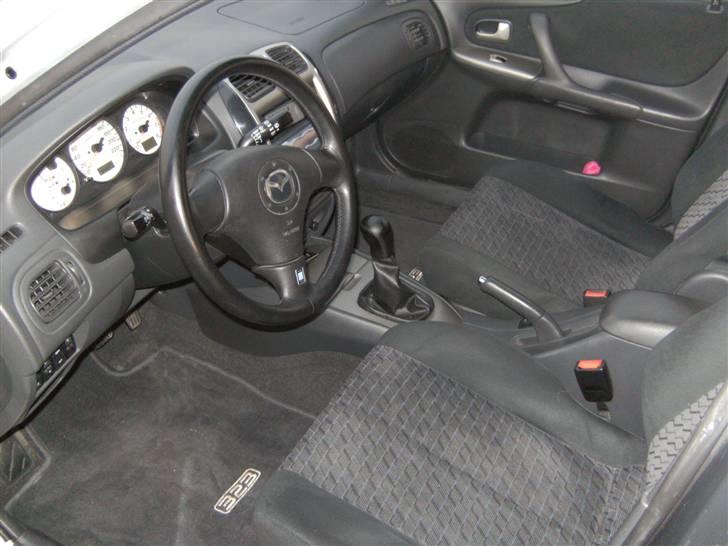 Mazda 323f sportive Solgt billede 4