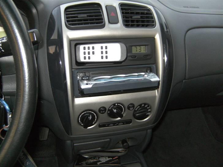 Mazda 323f sportive Solgt billede 7