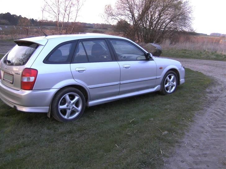 Mazda 323f sportive Solgt billede 12